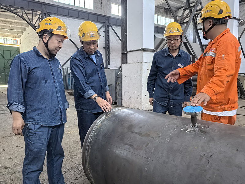 弘旭公司總經(jīng)理劉小東帶隊督導設(shè)備制造安全生產(chǎn)專項檢查(圖4)
