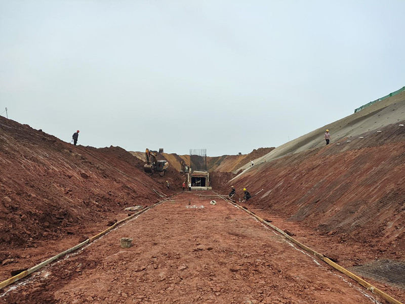 箱涵基坑全線貫通！傅利才、陳懋金蒞臨現(xiàn)場指導(圖2)